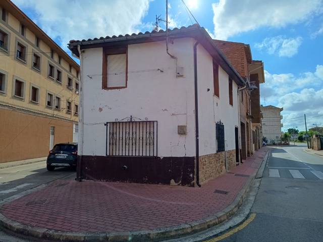 Piso en Venta en Calle Miguel Villanueva, 41 en Castañares de Rioja
