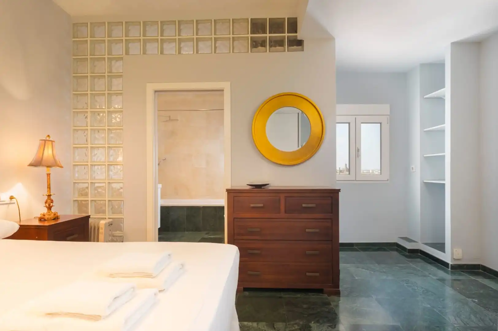 Bedroom of Flat for rent in Sevilla  with Air Conditioner, Heating and Storage room