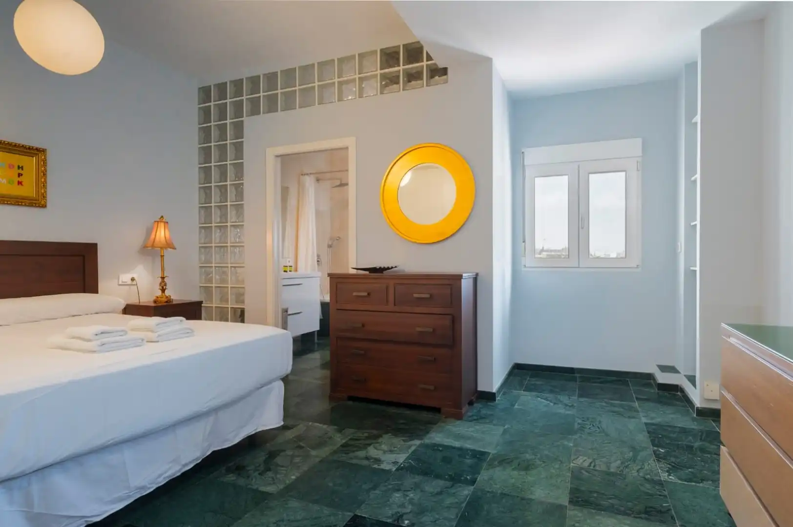 Bedroom of Flat for rent in Sevilla  with Air Conditioner, Heating and Storage room