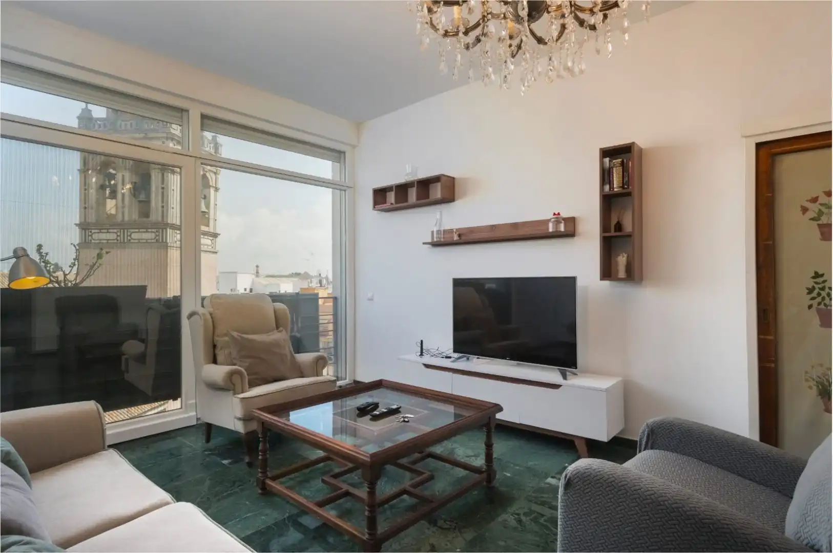 Living room of Flat for rent in Sevilla  with Air Conditioner, Heating and Storage room