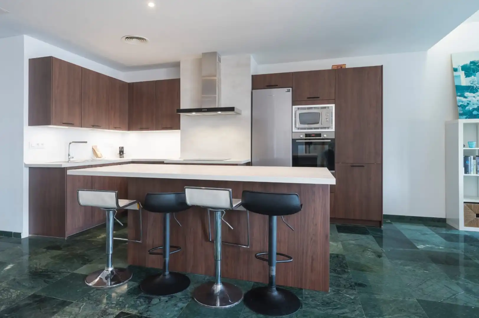 Kitchen of Flat for rent in Sevilla  with Air Conditioner, Heating and Storage room