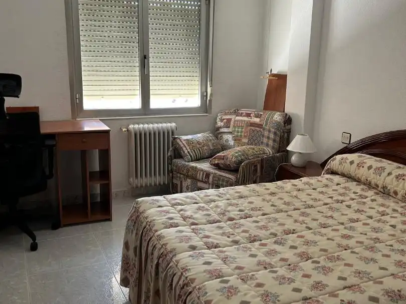 Pis en venda a Garrido Norte Dormitori de Pis en venda en Salamanca amb Calefacció i Balcó