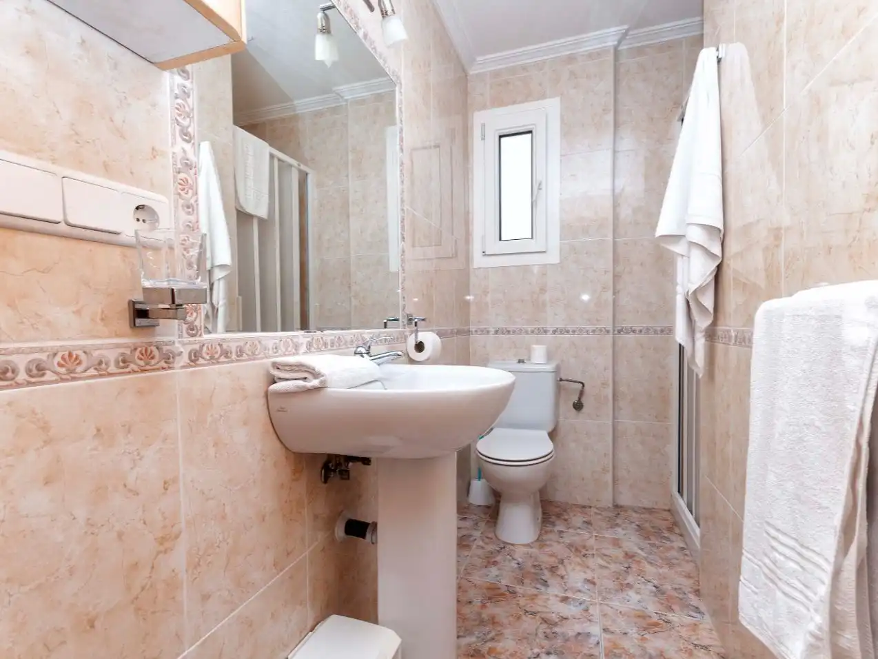 Bathroom of Flat for sale in Orihuela  with Air Conditioner, Swimming Pool and Balcony