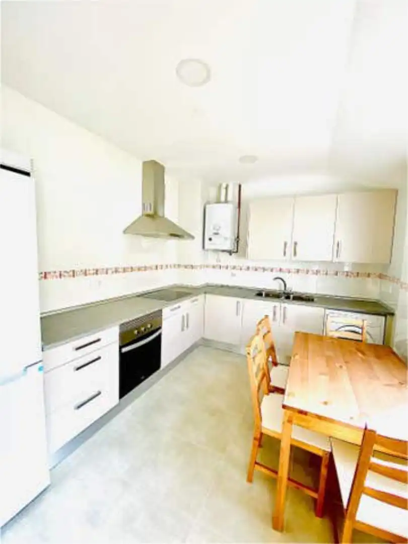 Flat for rent in Cuéllar Kitchen of Flat for rent in Cuéllar with Heating, Terrace and Furnished