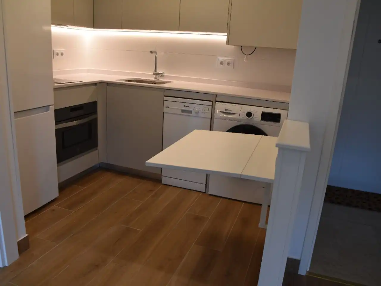 Flat for rent in Calle del Socorro, 2, Centro Kitchen of Flat for rent in Colmenar Viejo with Heating, Storage room and Balcony