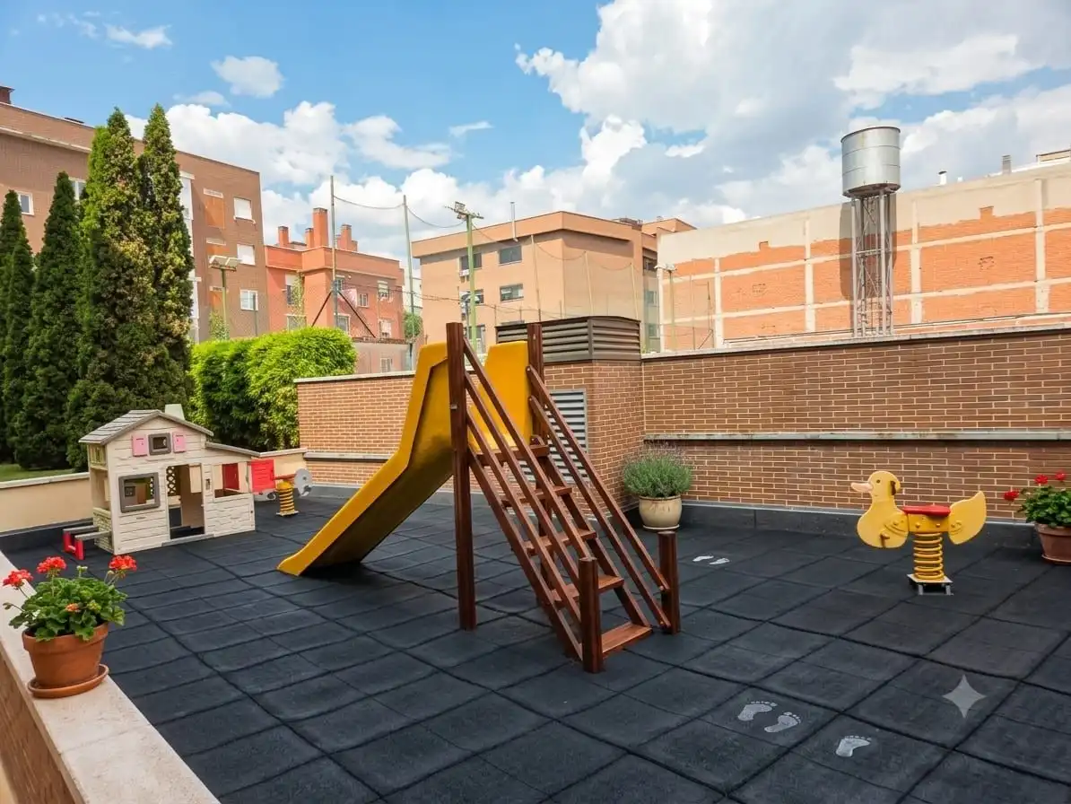 Flat for sale in Calle de Matilde Hernández, 25, San Isidro Terrace of Flat for sale in Madrid with Air Conditioner, Heating and Private garden