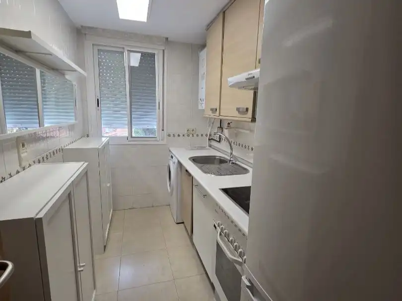 Flat for sale in Calle de Matilde Hernández, 25, San Isidro Kitchen of Flat for sale in Madrid with Air Conditioner, Heating and Private garden
