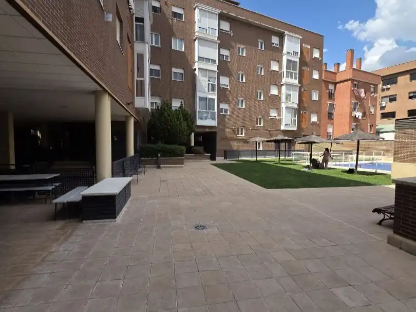 Flat for sale in Calle de Matilde Hernández, 25, San Isidro Terrace of Flat for sale in Madrid with Air Conditioner, Heating and Private garden