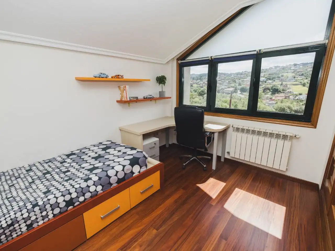 Houses for sale in Rúa dos Curros, 66, Lavadores Bedroom of Houses for sale in Vigo with Heating, Private garden and Parquet flooring