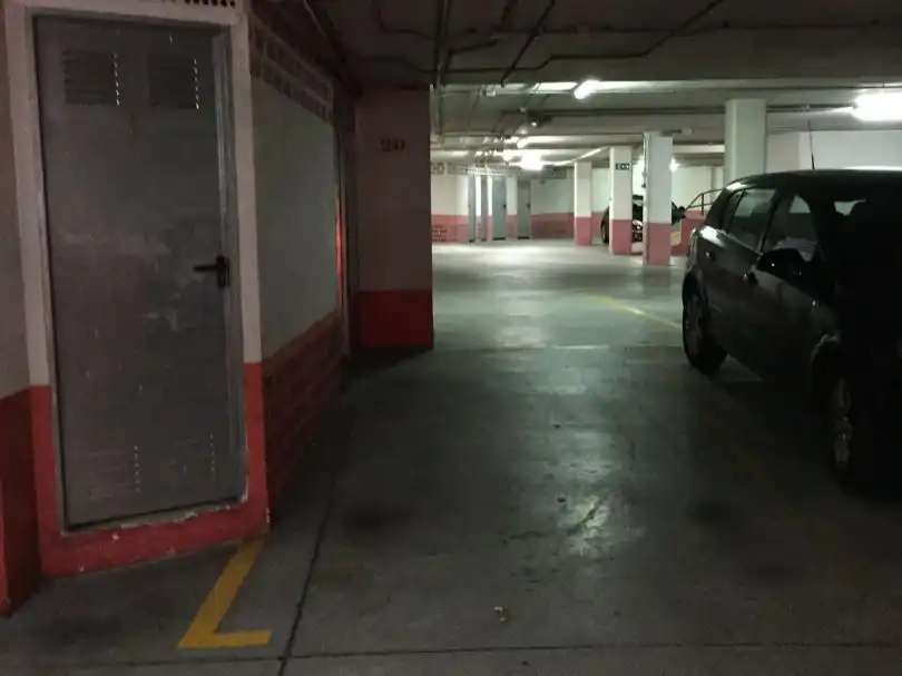 Parking of Flat for rent in Ames  with Heating, Parquet flooring and Storage room