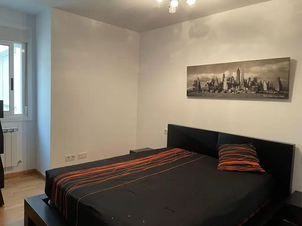 Bedroom of Flat for rent in Ames  with Heating, Parquet flooring and Storage room