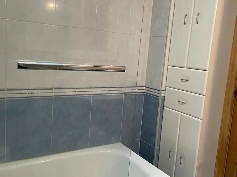 Bathroom of Flat for rent in Ames  with Heating, Parquet flooring and Storage room