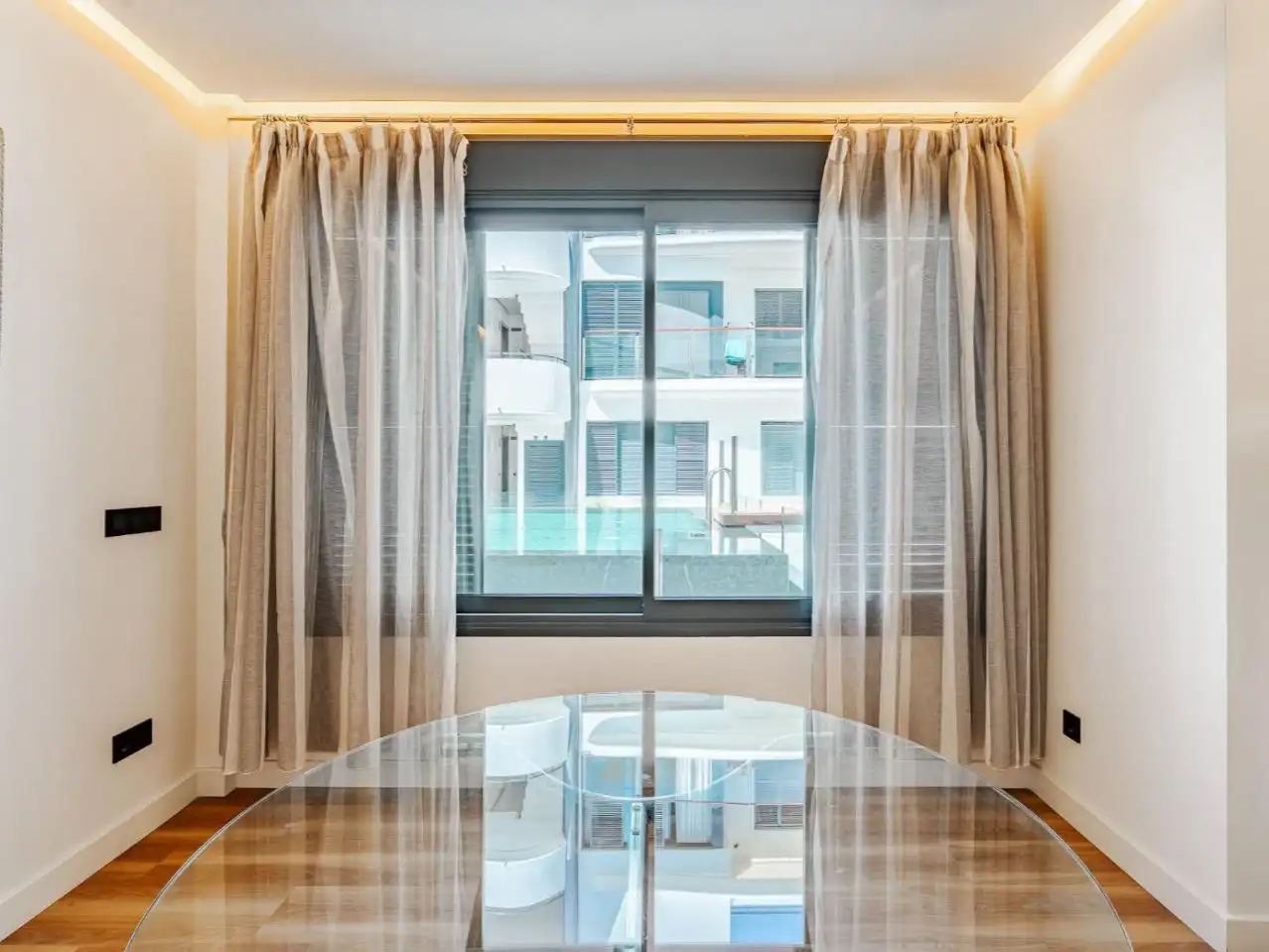 Apartament en venda a Avenida Andalucía, 30, Sierra de Estepona - Avda. de Andalucía Menjador de Apartament en venda en Estepona amb Aire condicionat i Piscina