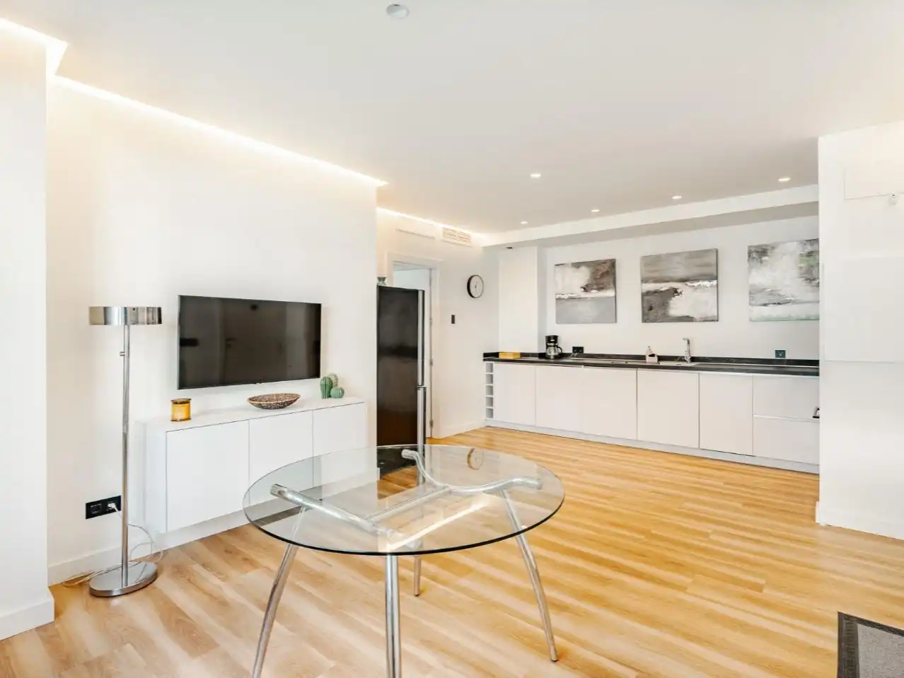 Apartament en venda a Avenida Andalucía, 30, Sierra de Estepona - Avda. de Andalucía Sala d'estar de Apartament en venda en Estepona amb Aire condicionat i Piscina