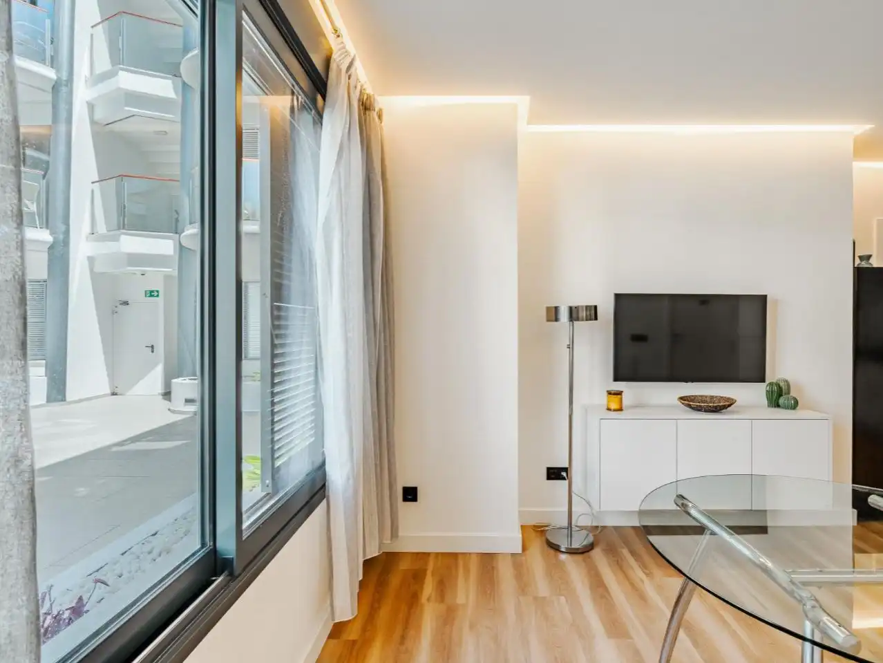 Apartament en venda a Avenida Andalucía, 30, Sierra de Estepona - Avda. de Andalucía Sala d'estar de Apartament en venda en Estepona amb Aire condicionat i Piscina