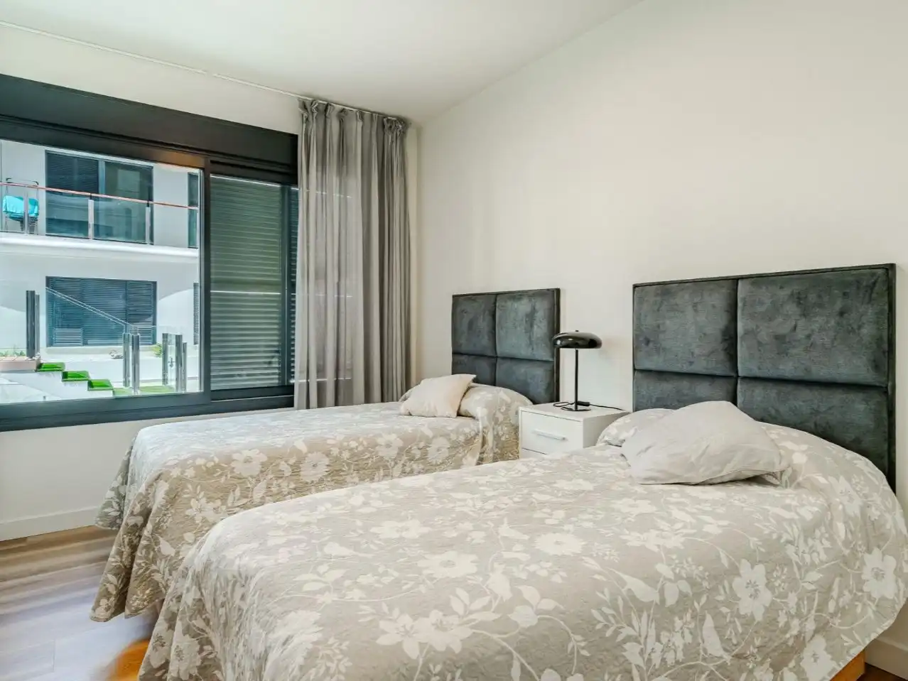Apartament en venda a Avenida Andalucía, 30, Sierra de Estepona - Avda. de Andalucía Dormitori de Apartament en venda en Estepona amb Aire condicionat i Piscina