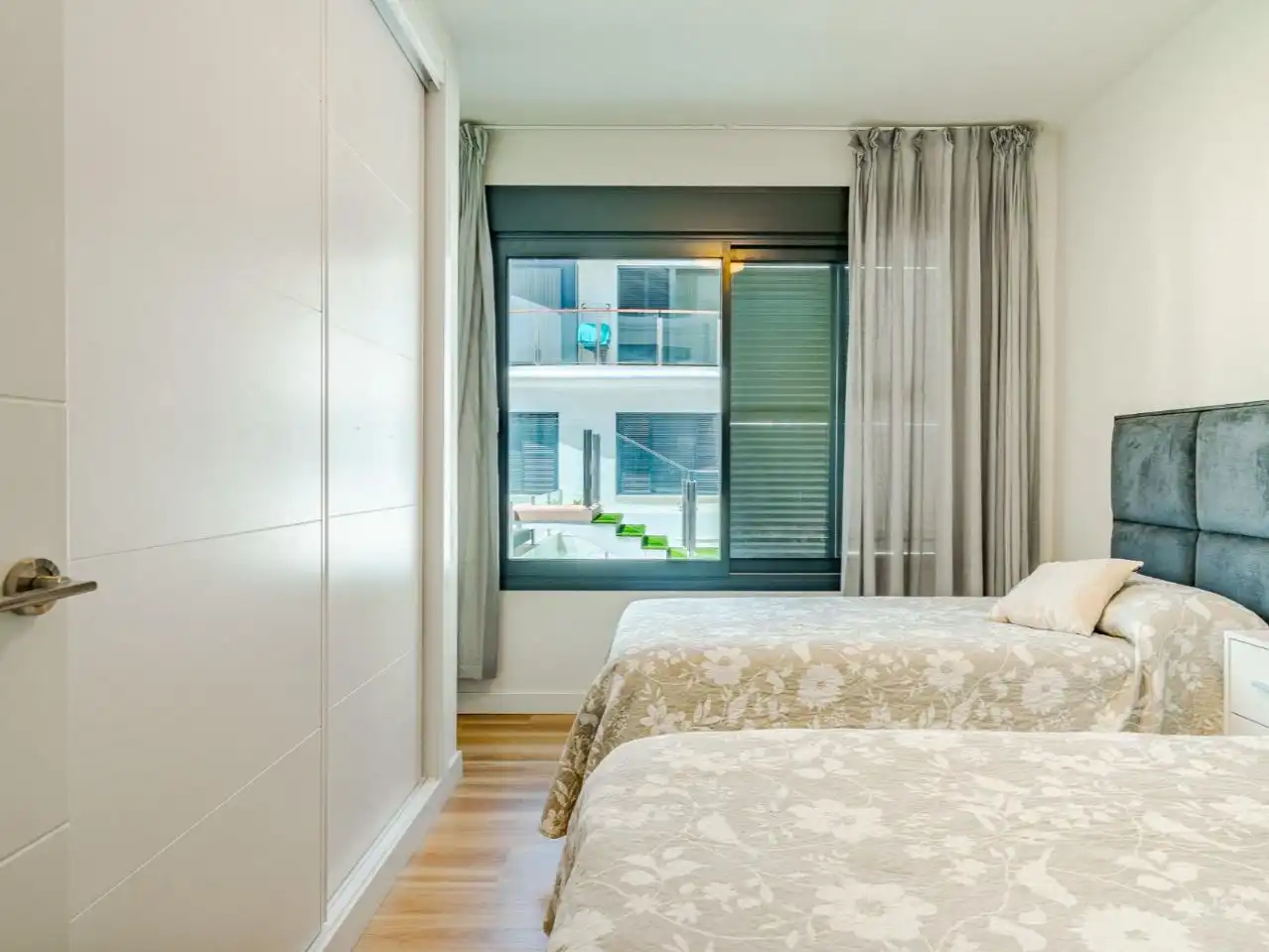 Apartament en venda a Avenida Andalucía, 30, Sierra de Estepona - Avda. de Andalucía Dormitori de Apartament en venda en Estepona amb Aire condicionat i Piscina