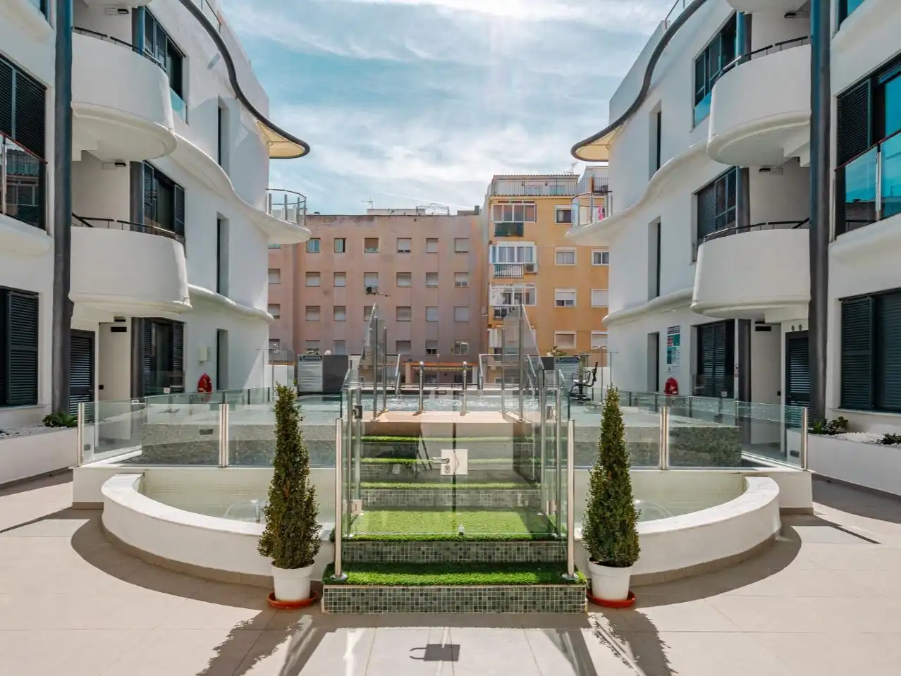 Apartament en venda a Avenida Andalucía, 30, Sierra de Estepona - Avda. de Andalucía Vista exterior de Apartament en venda en Estepona amb Aire condicionat i Piscina