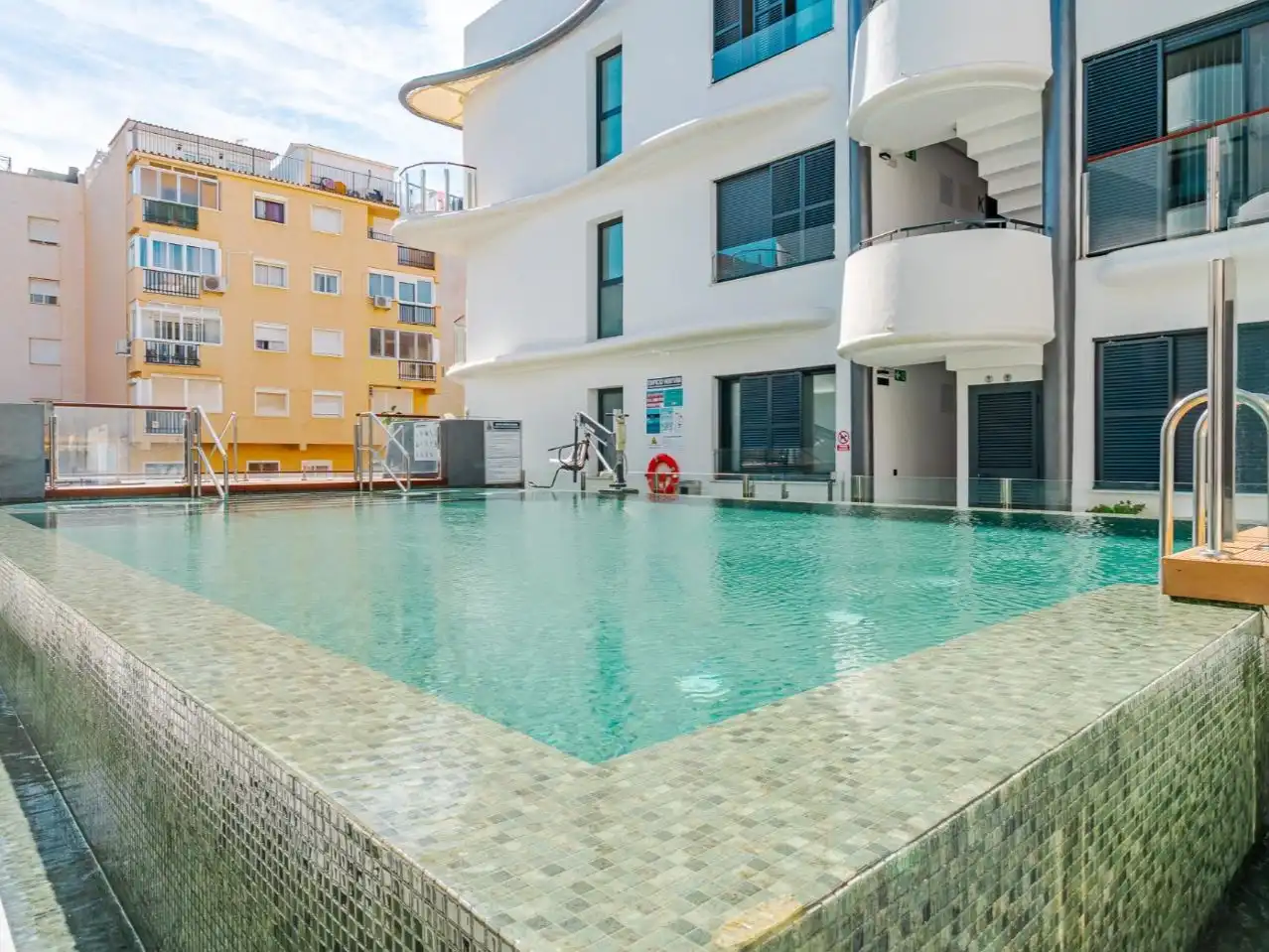 Apartament en venda a Avenida Andalucía, 30, Sierra de Estepona - Avda. de Andalucía Piscina de Apartament en venda en Estepona amb Aire condicionat i Piscina