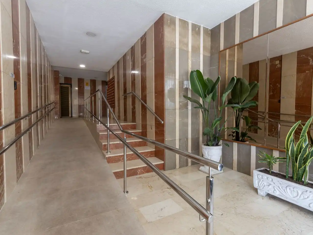 Wohnung zur Miete in Paseo Rector Antonio Gallego Morell, 38, Angustias - Chana - Encina