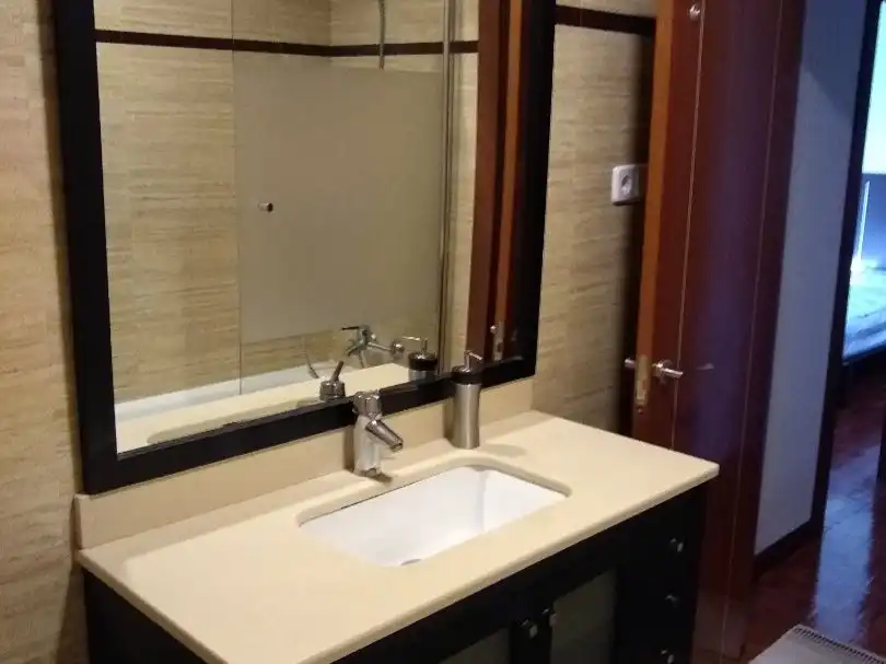 Piso de alquiler en Calle Diego Jiménez, 48, Centro Baño de Piso de alquiler en Cuenca con Calefacción, Parquet y Terraza