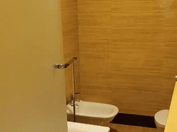 Piso de alquiler en Calle Diego Jiménez, 48, Centro Baño de Piso de alquiler en Cuenca con Calefacción, Parquet y Terraza