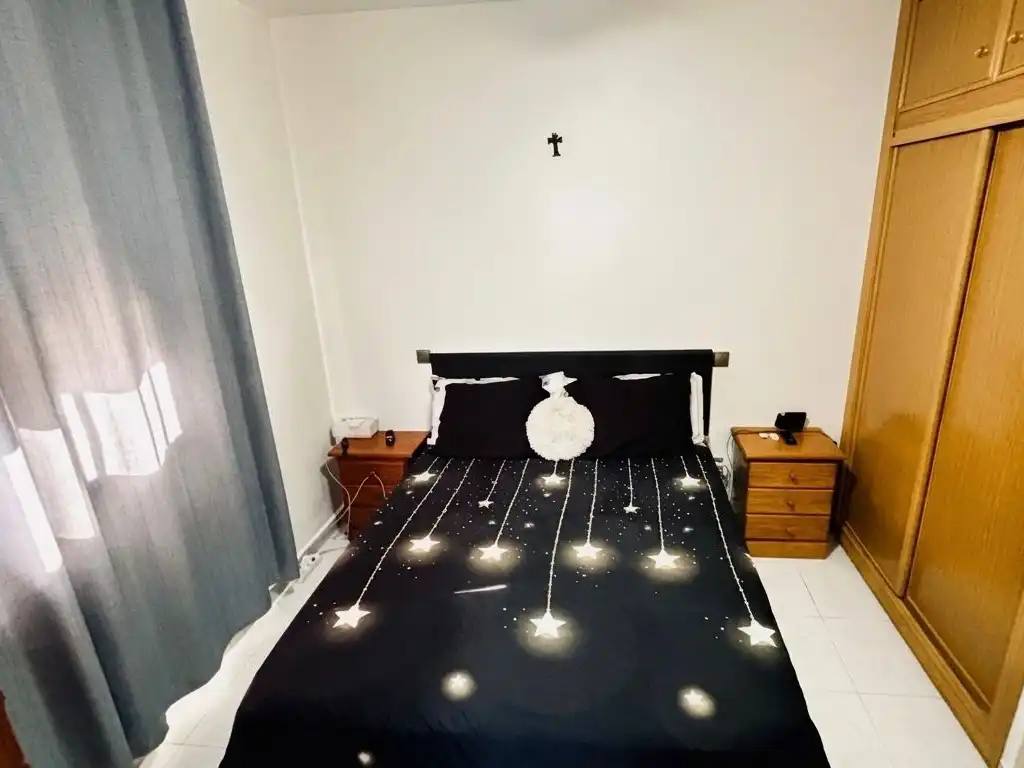 Casa o xalet en venda a Calle 8, 60, El Casar de Escalona Dormitori de Casa o xalet en venda en El Casar de Escalona amb Aire condicionat, Calefacció i Jardí privat