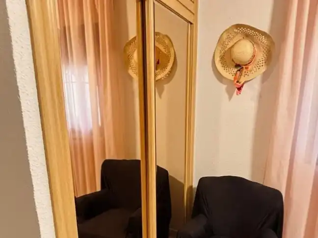 Casa o xalet en venda a Calle 8, 60, El Casar de Escalona Dormitori de Casa o xalet en venda en El Casar de Escalona amb Aire condicionat, Calefacció i Jardí privat