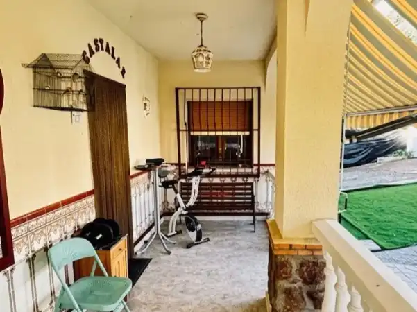 Casa o xalet en venda a Calle 8, 60, El Casar de Escalona Casa o xalet en venda en El Casar de Escalona amb Aire condicionat, Calefacció i Jardí privat
