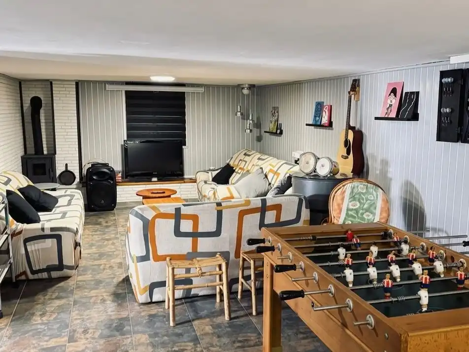 Casa o xalet en venda a Calle 8, 60, El Casar de Escalona Casa o xalet en venda en El Casar de Escalona amb Aire condicionat, Calefacció i Jardí privat