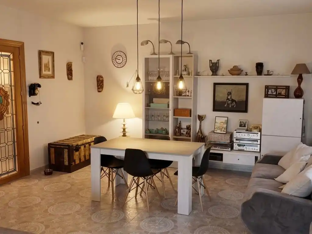 Casa o xalet en venda a Calle 8, 60, El Casar de Escalona Menjador de Casa o xalet en venda en El Casar de Escalona amb Aire condicionat, Calefacció i Jardí privat