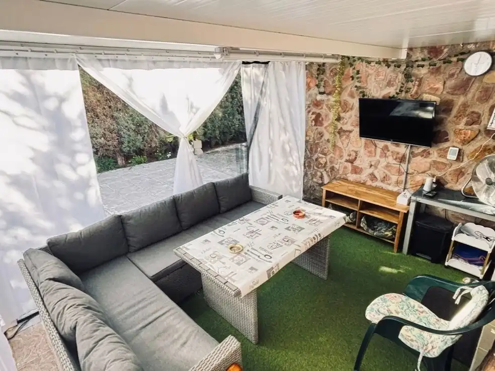 Casa o xalet en venda a Calle 8, 60, El Casar de Escalona Terrassa de Casa o xalet en venda en El Casar de Escalona amb Aire condicionat, Calefacció i Jardí privat