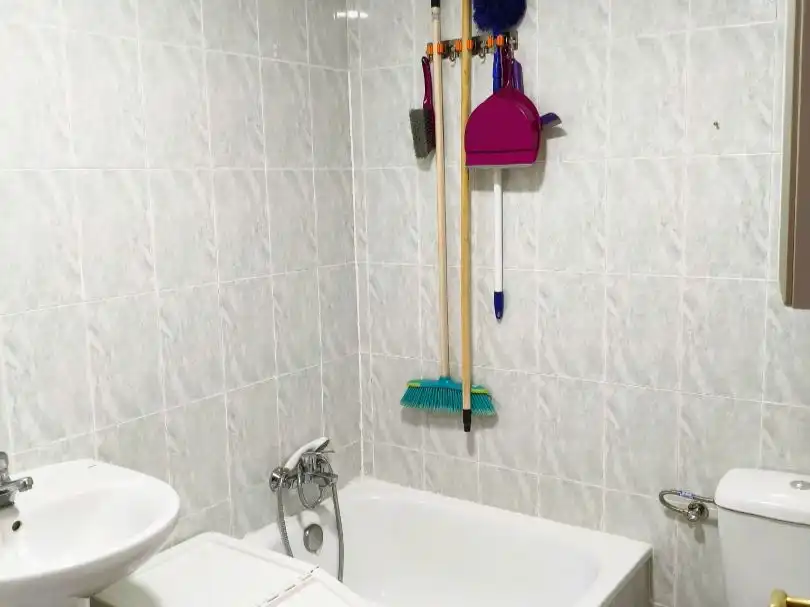 Piso en venta en Calle Tineo, 10, Oviedo Baño de Piso en venta en Oviedo