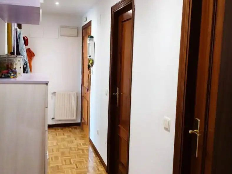 Pis en venda a Calle Tineo, 10, Las Campas Pis en venda en Oviedo amb Calefacció, Parquet i Traster