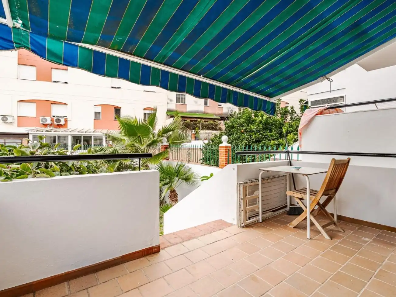 Einfamilien-Reihenhaus zum Verkauf in Calle Vicente Aleixandre, 1, Zona Calvario Terrasse von Einfamilien-Reihenhaus zum Verkauf in Estepona mit Terrasse und Balkon