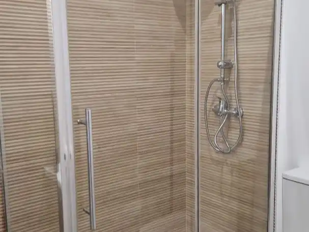 Planta baja de alquiler en Carrer Saix, 5, Petrer Baño de Planta baja de alquiler en Petrer con Aire acondicionado, Calefacción y Amueblado