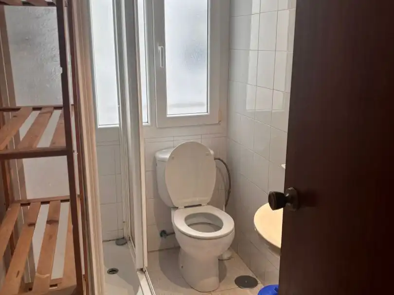 Bathroom of Flat for rent in  Granada Capital  with Balcony