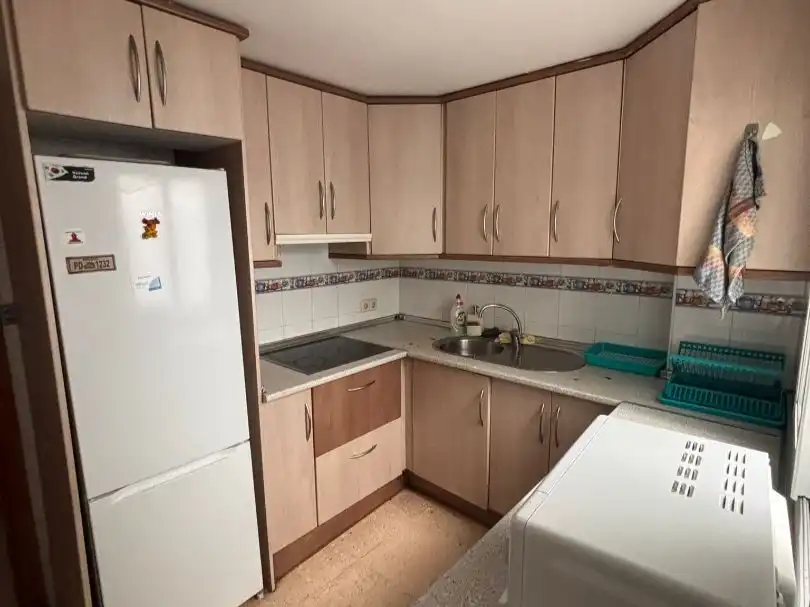 Kitchen of Flat for rent in  Granada Capital  with Balcony