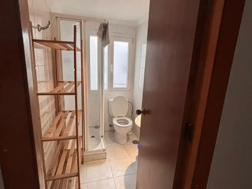 Bathroom of Flat for rent in  Granada Capital  with Balcony