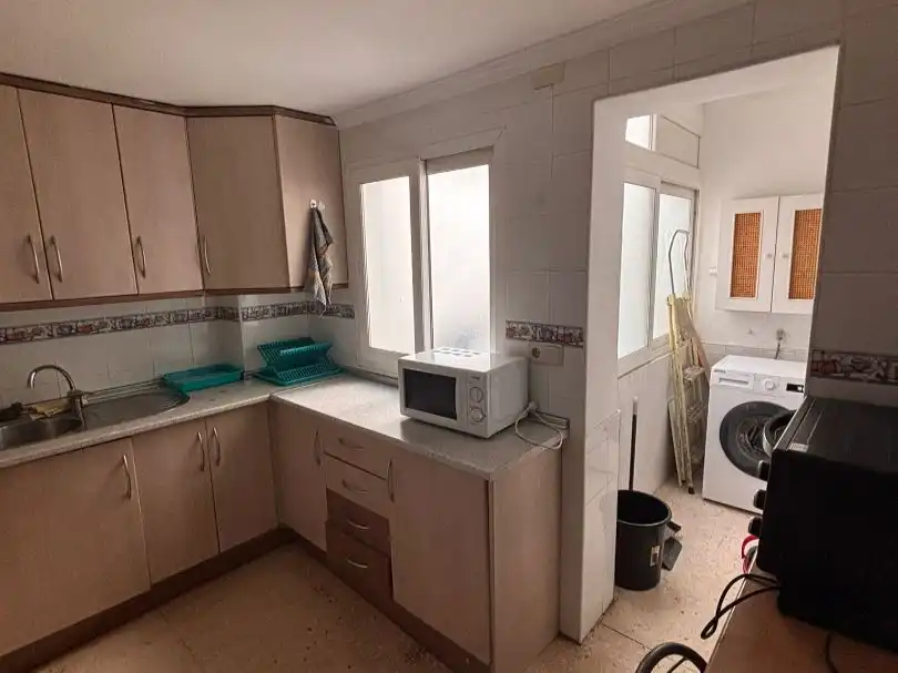 Kitchen of Flat for rent in  Granada Capital  with Balcony