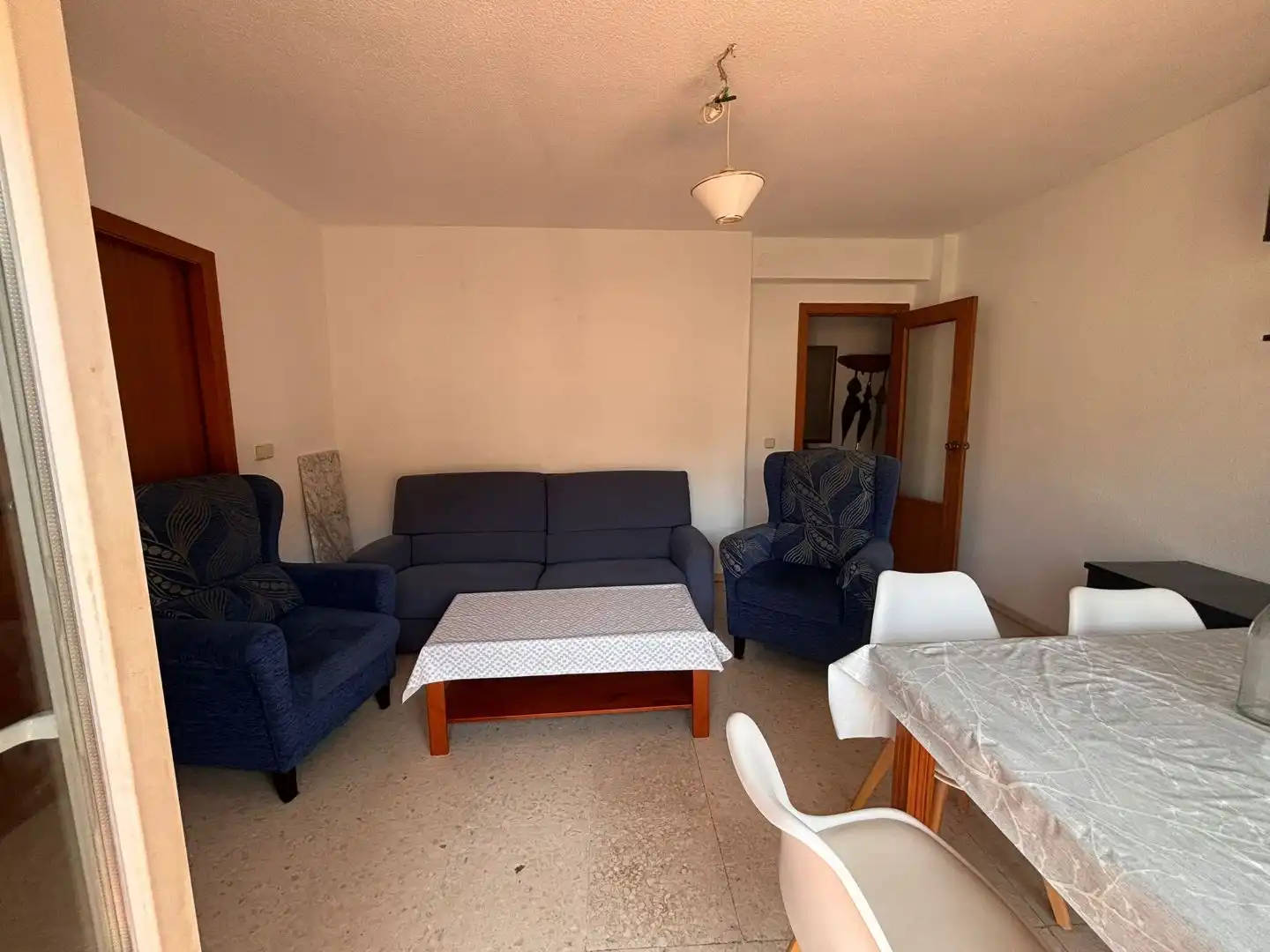 Living room of Flat for rent in  Granada Capital  with Balcony