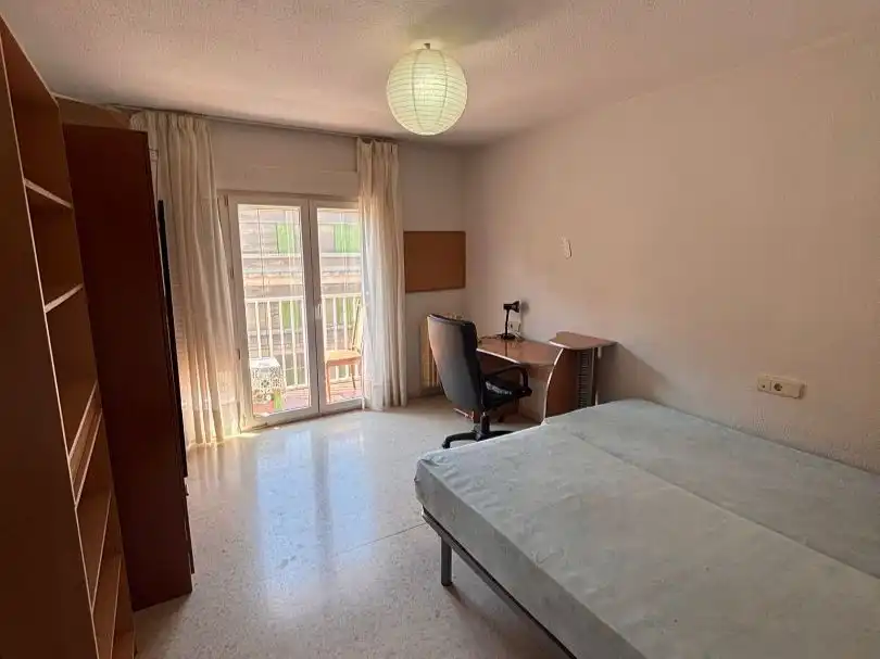 Bedroom of Flat for rent in  Granada Capital  with Balcony