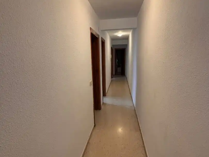 Flat for rent in  Granada Capital  with Balcony