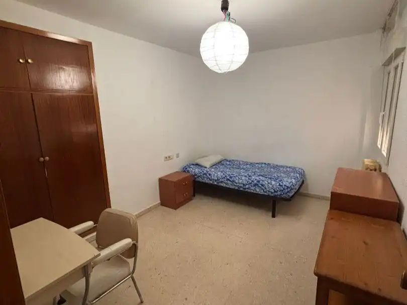 Bedroom of Flat for rent in  Granada Capital  with Balcony