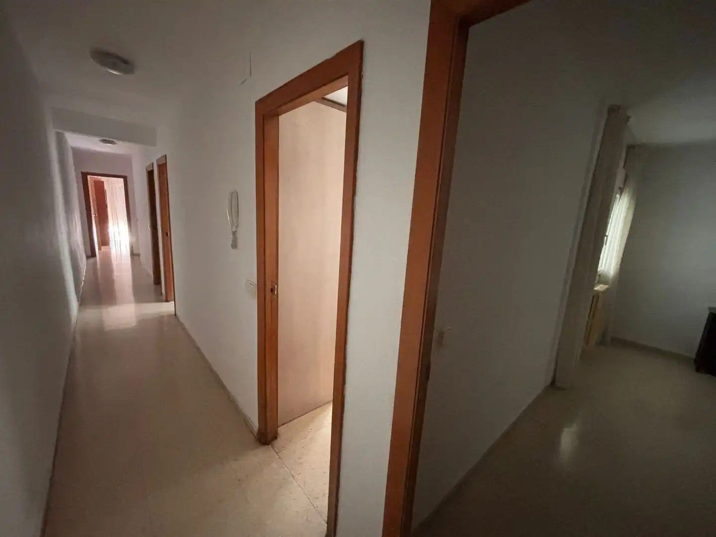 Flat for rent in  Granada Capital  with Balcony