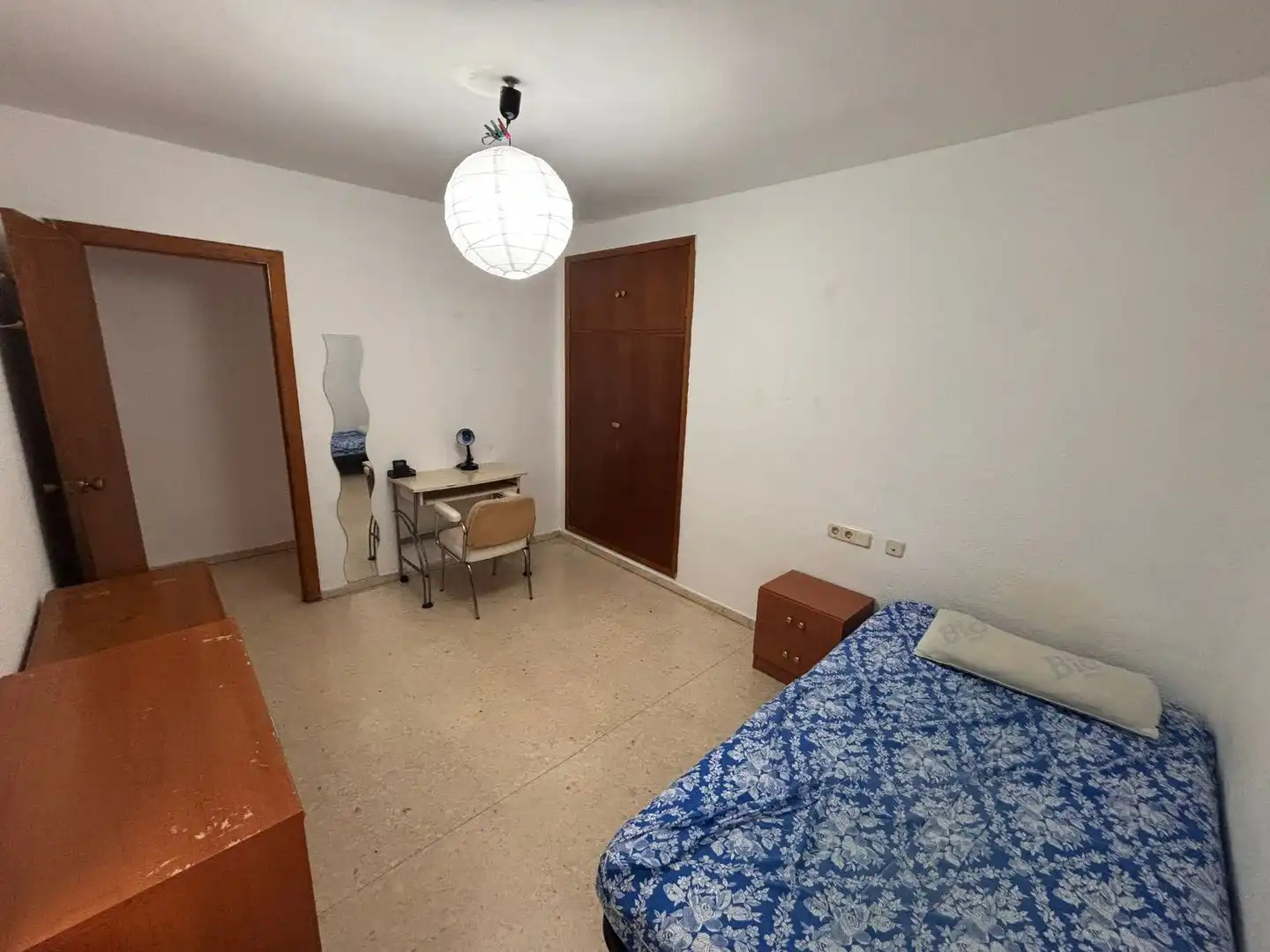Bedroom of Flat for rent in  Granada Capital  with Balcony