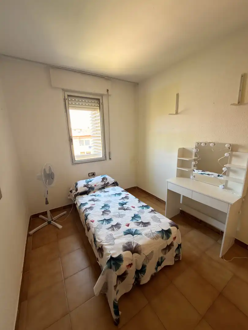 Room in Avinguda Marquès de Montoliu, 9, Nou Eixample Nord Room in Avinguda Marquès de Montoliu, 9, Nou Eixample Nord