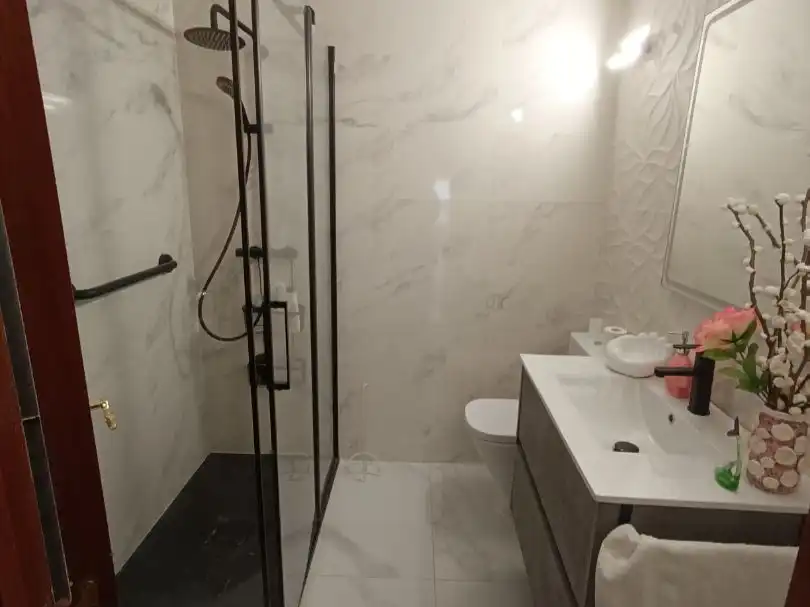 Piso de alquiler en Makaldi Etxetaldea, 1, Otxarkoaga Baño de Piso de alquiler en Bilbao con Calefacción, Balcón y Videoportero