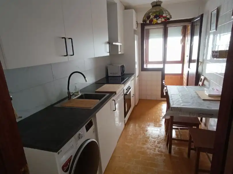 Piso de alquiler en Makaldi Etxetaldea, 1, Otxarkoaga Cocina de Piso de alquiler en Bilbao con Calefacción, Balcón y Videoportero