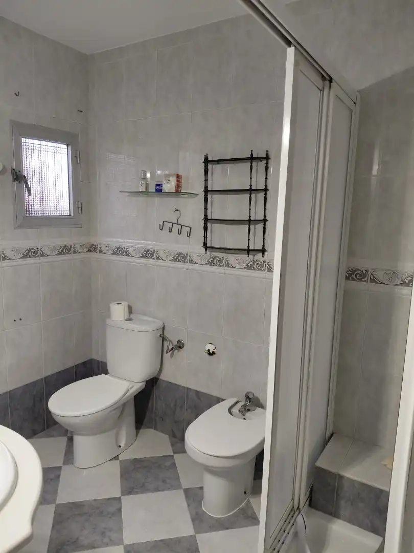 Casa adosada en venta en Calle Escuelas, 3, Castro del Río Baño de Casa adosada en venta en Castro del Río con Aire acondicionado, Calefacción y Trastero